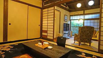 Yuyukakuen Standard Room with Tatami Area - Annex | In-room safe, individually decorated, individually furnished, free WiFi