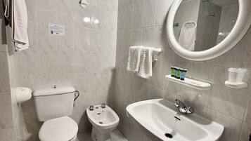 Double or Twin Room | Bathroom | Free toiletries, hair dryer, towels