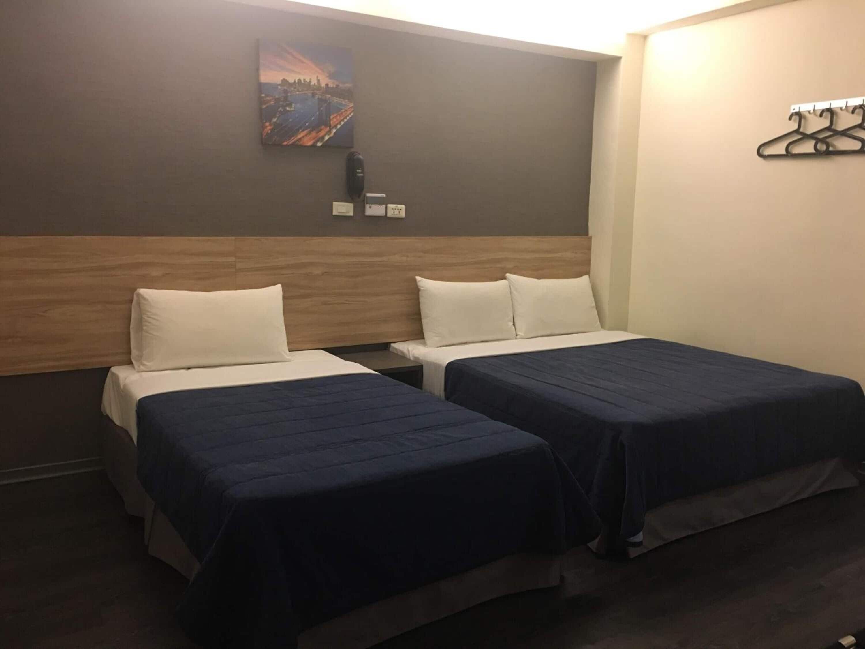 premium bedding, free minibar, desk, soundproofing