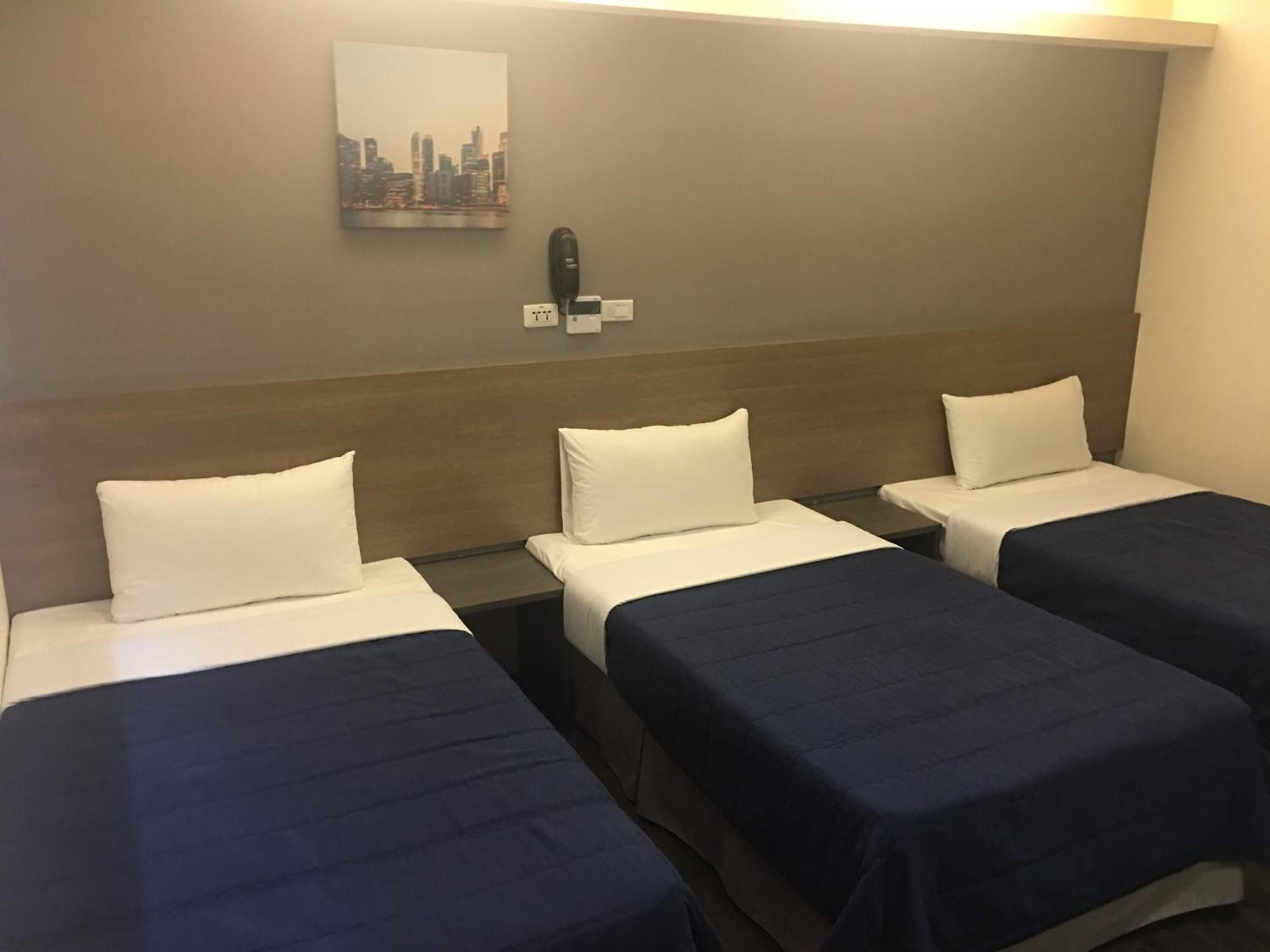 premium bedding, free minibar, desk, soundproofing