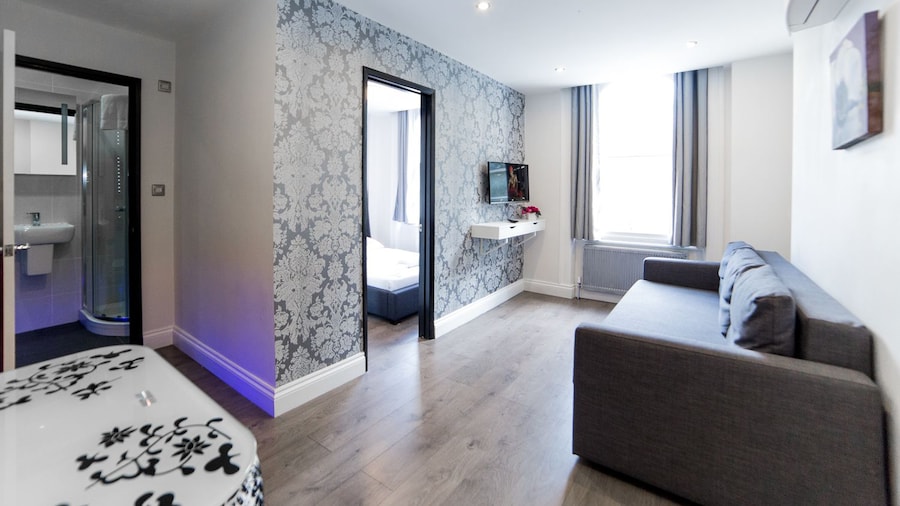 Imperial Court Suites
