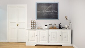 Daily continental breakfast (EUR 8 per person) - La Piazzetta Rooms (Genoa)