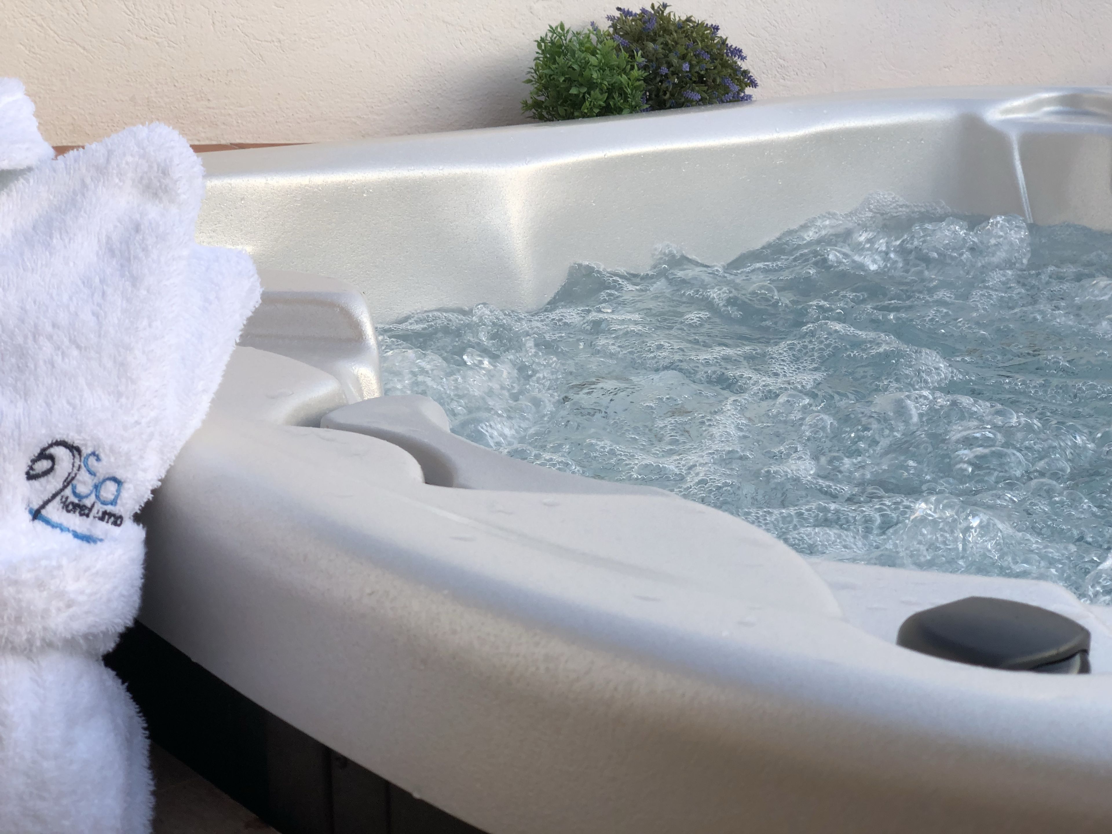 romantic suite, hot tub | 1 bedroom, premium bedding, in-room safe, individually decorated