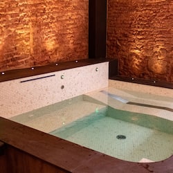 Piscina stagionale all'aperto, lettini
