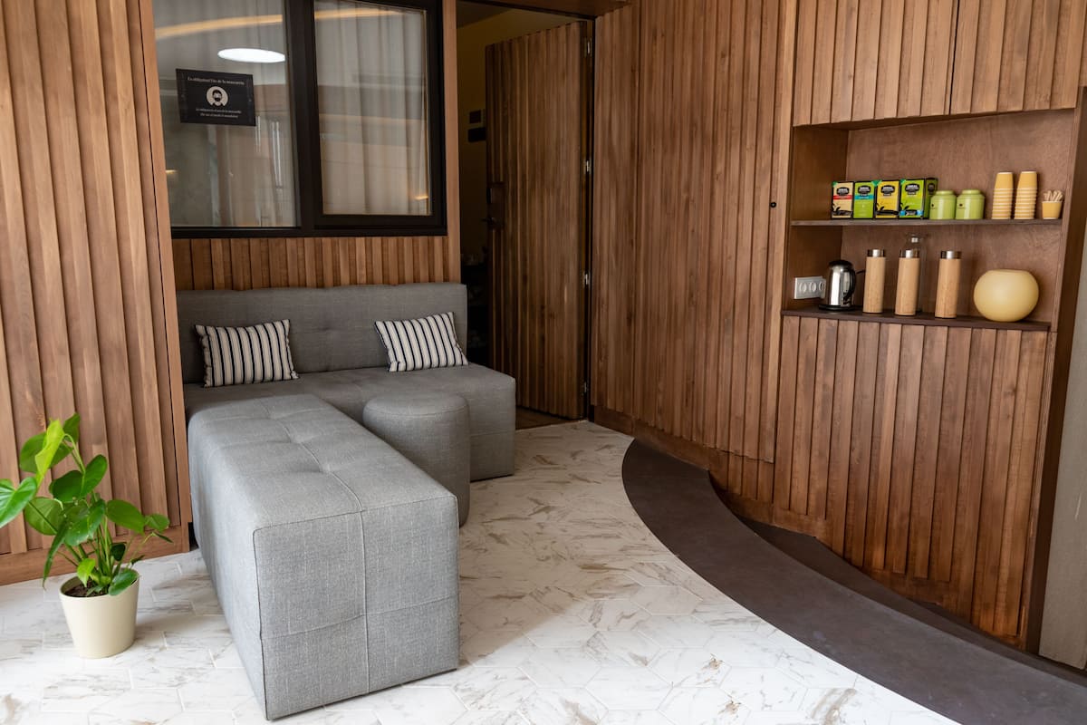 couples treatment room(s), sauna, hot tub, body treatments