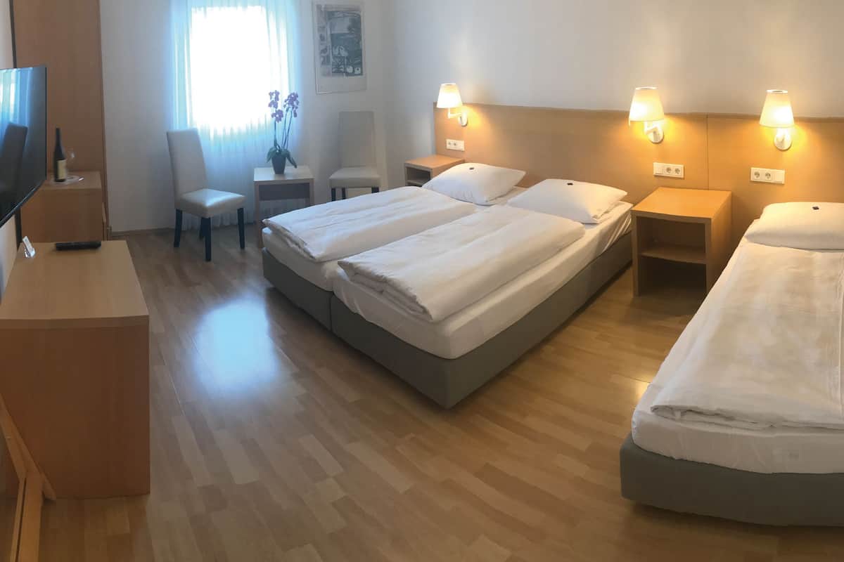 Standard Double Room | Minibar, desk, blackout drapes, soundproofing