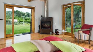 Pool Villa | Luxe beddengoed, een minibar, een kluis op de kamer