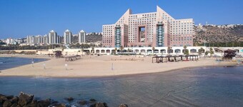 Apartment by the Sea