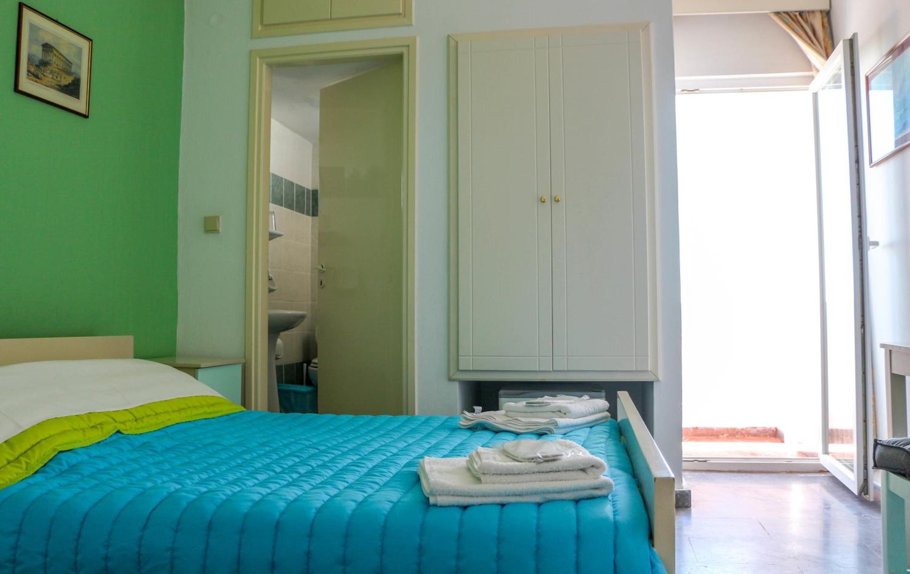 minibar, in-room safe, soundproofing, free wifi