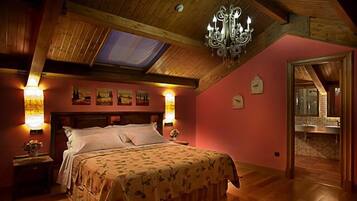 Suite | Escritorio, cortinas opacas, tabla de planchar con plancha