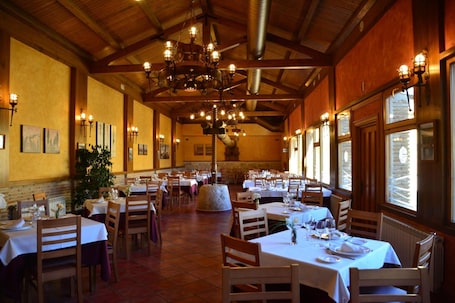 Lunch and dinner served, Spanish cuisine
