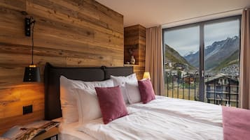 Appartement Supérieur, 3 chambres, balcon (Apt. 340) | Coffres-forts dans les chambres, bureau, rideaux occultants