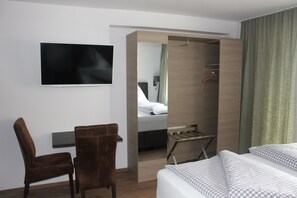 Comfort Studio | Premium bedding, blackout drapes, iron/ironing board, free WiFi - New!!! - Apartment Elisa in Kaprun - New !!! (Kaprun)