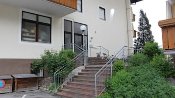 Overnatningsstedets indgangsparti