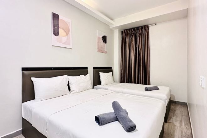 Desk, iron/ironing board, free WiFi