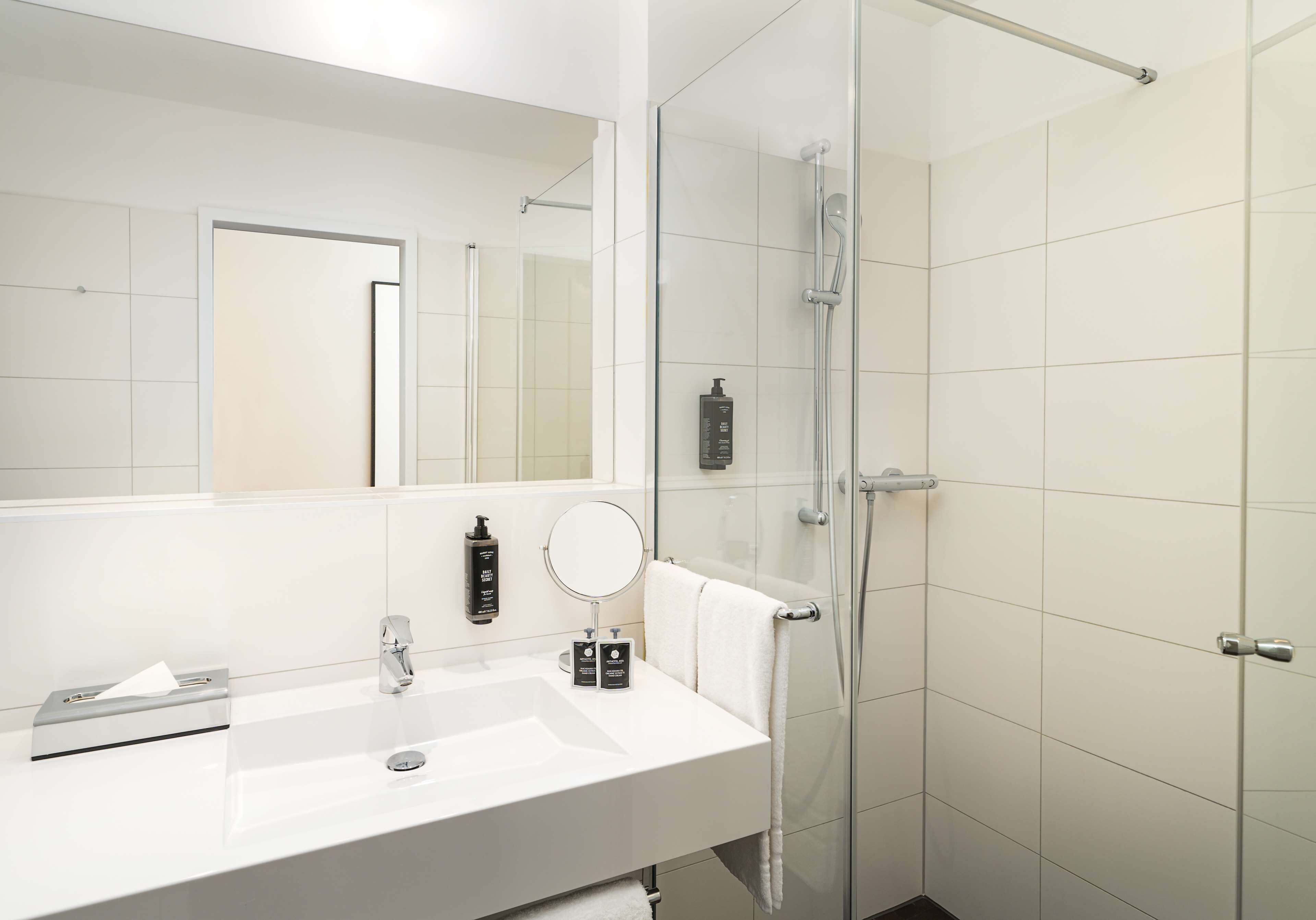 superior room | bathroom | shower, eco-friendly toiletries, towels