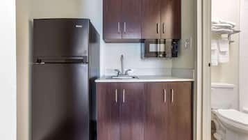 1 bedroom, desk, laptop workspace, blackout curtains