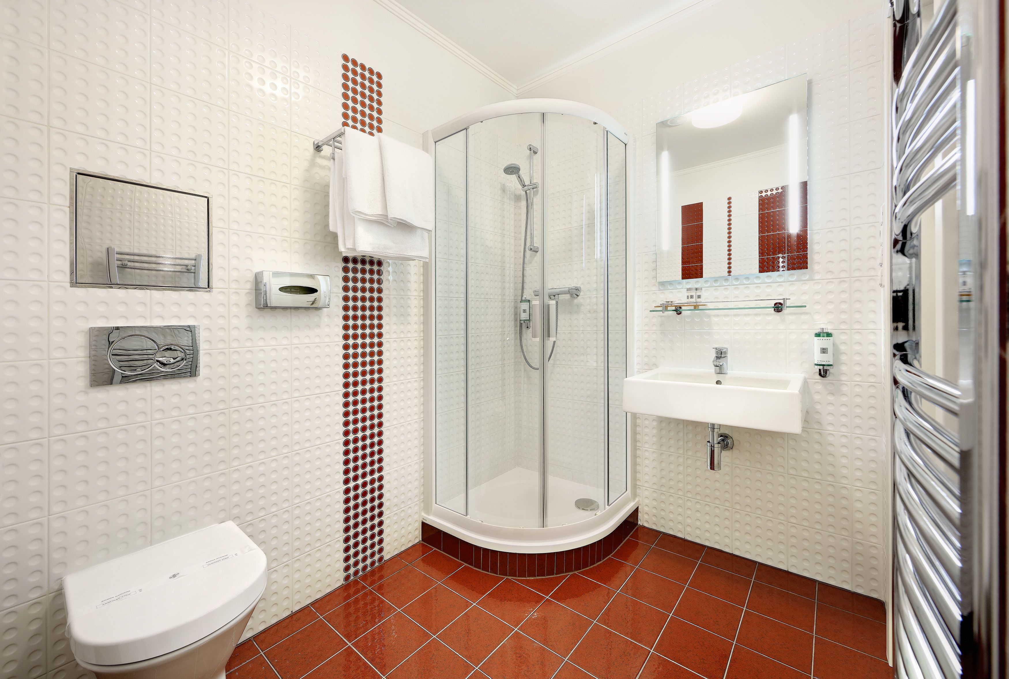 triple room, garden view | bathroom | shower, designer toiletries, hair dryer, towels