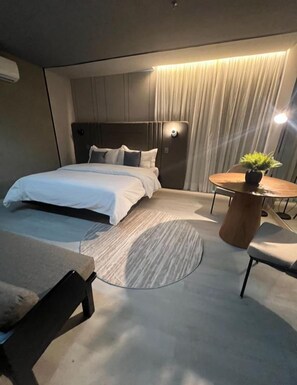 Elite Double or Twin Room | Minibar, in-room safe, desk, free WiFi