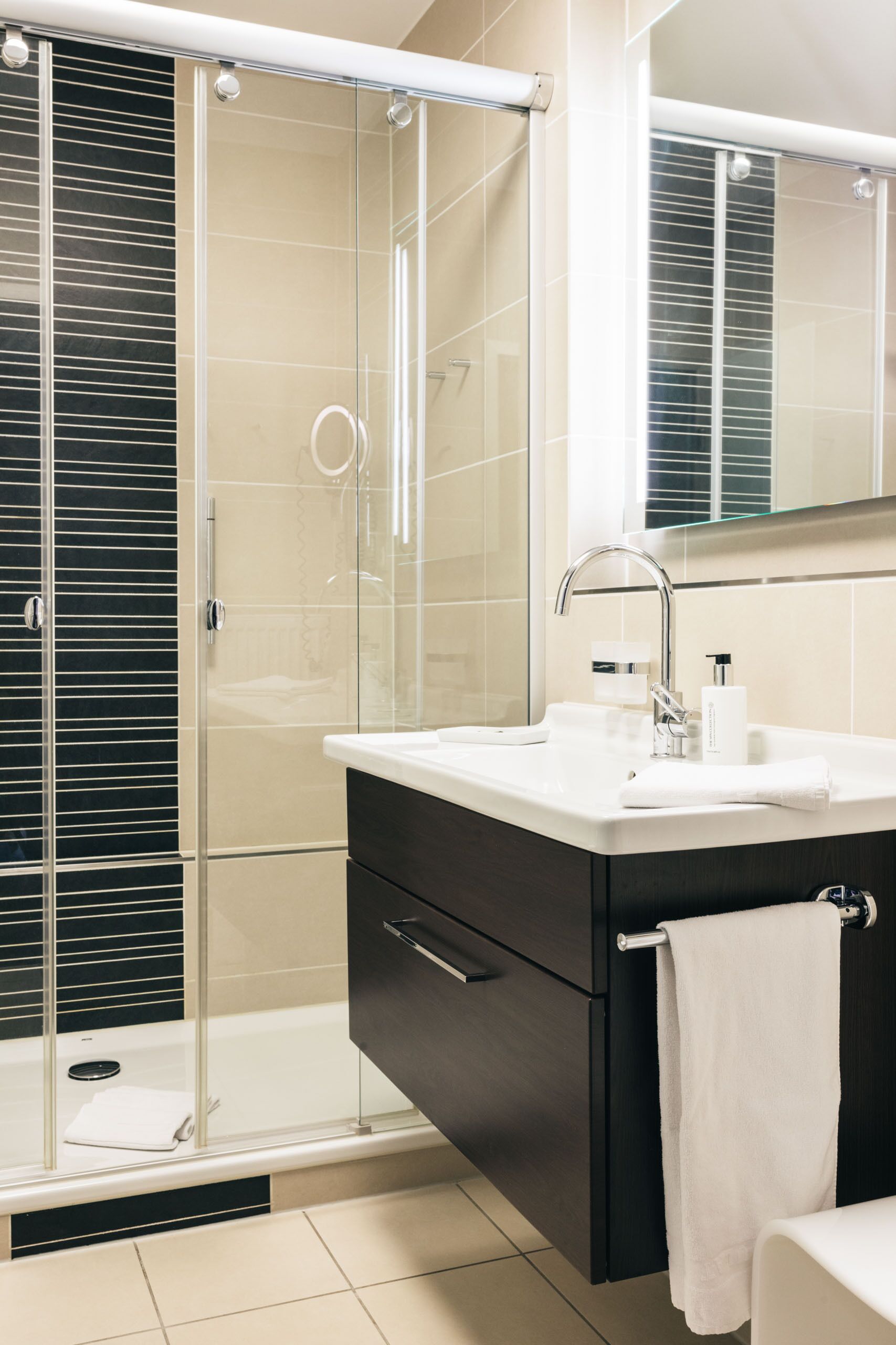 superior double room, apartment house, with water bed | premium bedding, down duvets, minibar, in-room safe