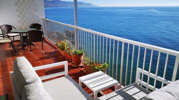 Superior Apartment, Ensuite, Sea View | Pemandangan balkoni