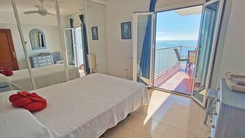 Apartamento, baño privado, vistas al mar (2 Bedrooms) | 1 dormitorio