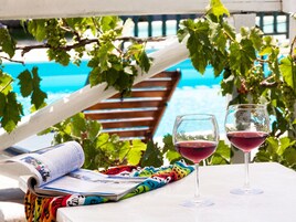 Alimentos y bebidas