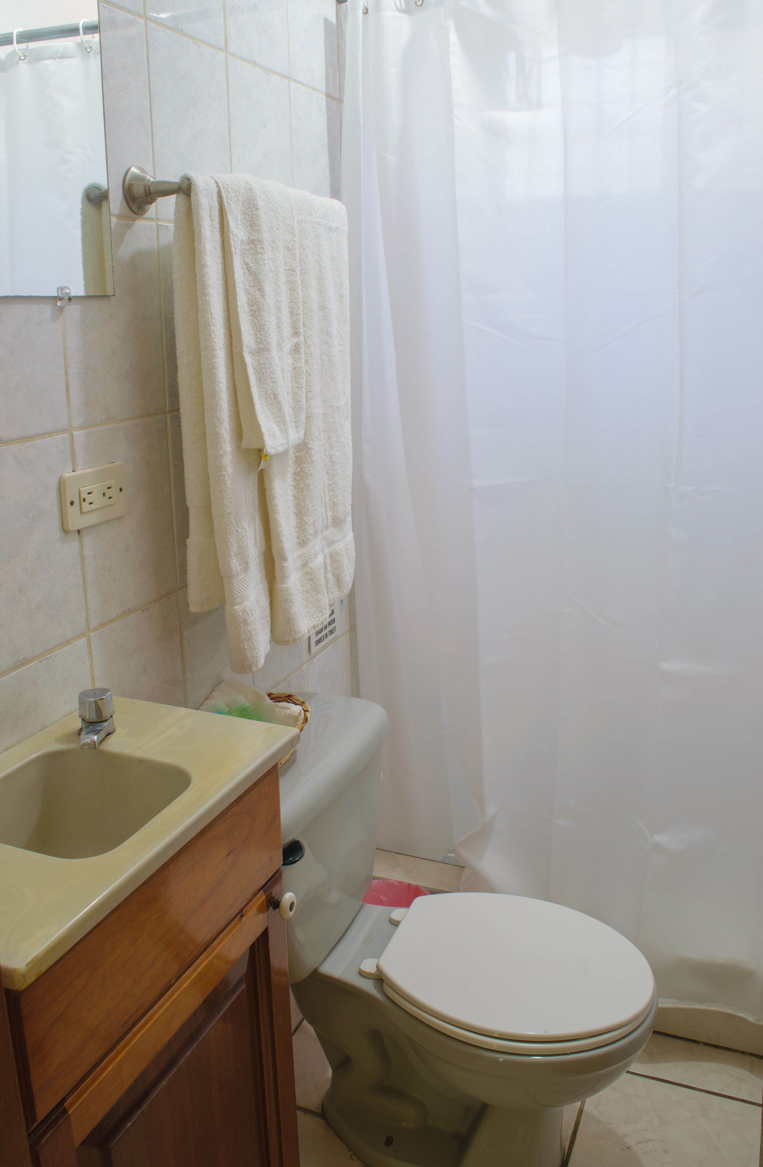 double room, private bathroom | bathroom | shower, free toiletries, towels