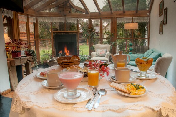 Tägliches inbegriffenes großes Frühstück