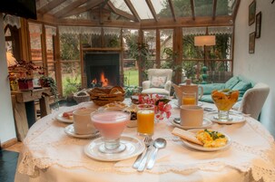 Desayuno completo incluido todos los días 