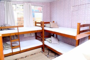 Shared Dormitory (4 camas) | Free WiFi