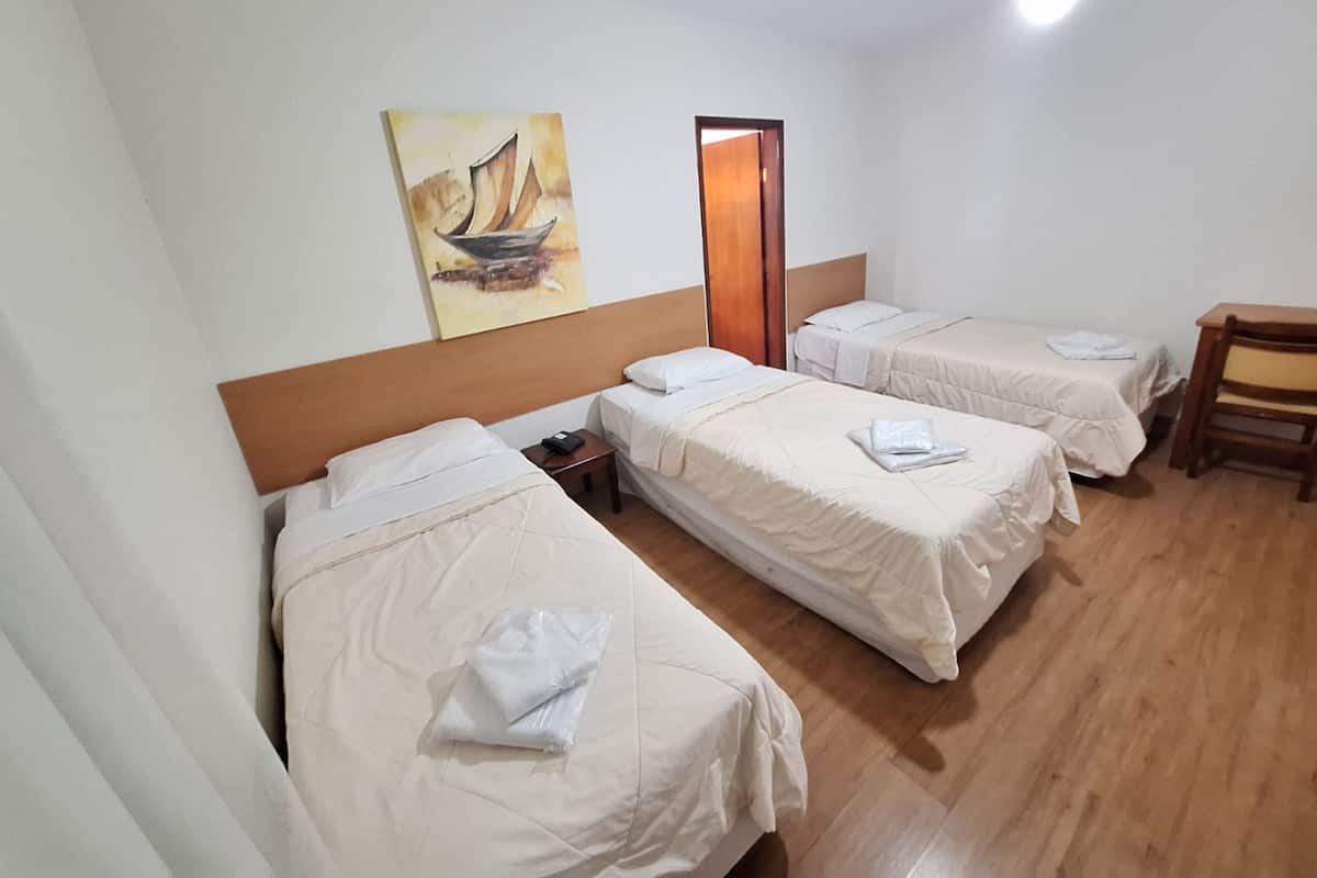 Deluxe kamer, 3 eenpersoonsbedden | Geluiddichte muren, gratis wifi