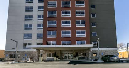Holiday Inn Express & Suites Jersey City North - Hoboken by IHG