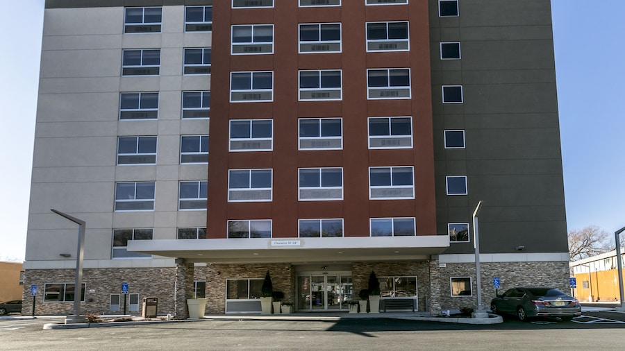 Holiday Inn Express & Suites Jersey City North - Hoboken by IHG