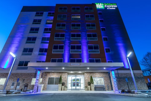 Holiday Inn Express & Suites Jersey City North - Hoboken by IHG