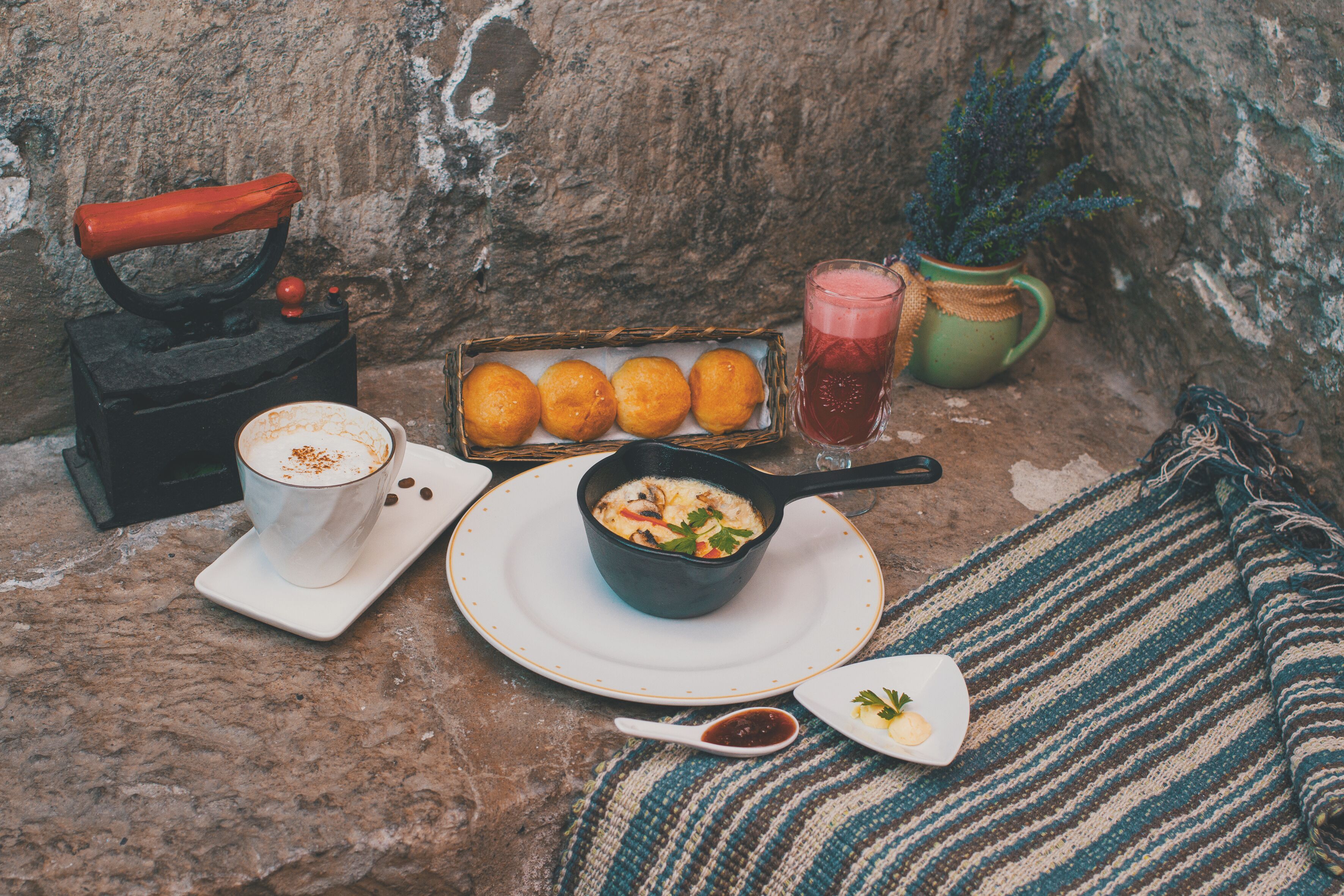 free daily cooked-to-order breakfast