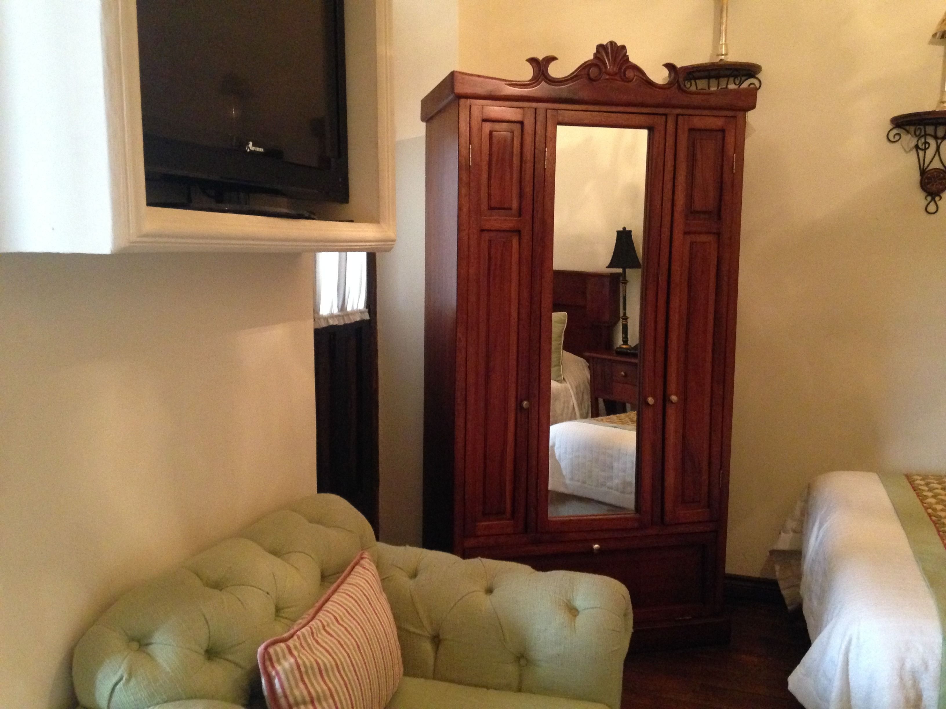 family room | 1 bedroom, premium bedding, down duvets, individually decorated