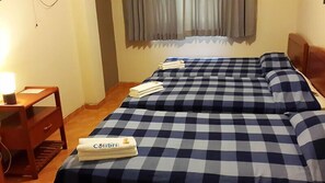 Classic Triple Room, 3 Twin Beds | Minibar, in-room safe, desk, rollaway beds - Hostal Colibri (Chiclayo)