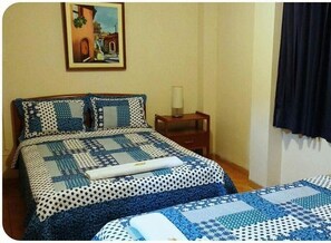 Classic-Zweibettzimmer, 2 Einzelbetten | Badezimmer | Dusche