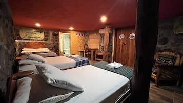 Habitación estándar | Ropa de cama de alta calidad, edredón y camas con efecto memoria
