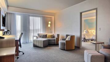 Executive-Suite, 1 Schlafzimmer | 1 Schlafzimmer, Allergikerbettwaren, Schreibtisch