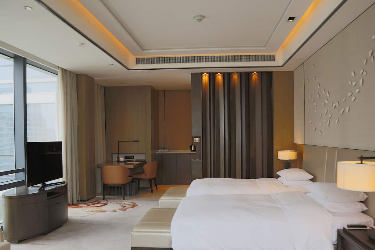 Habitación Deluxe, 2 camas individuales (Club Access) | Ropa de cama hipoalergénica y minibar