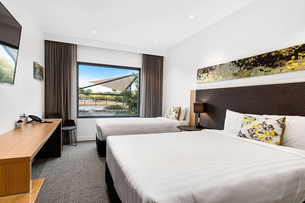 Standard Room, 1 Queen Bed and 1 Single Bed | Premium bedding, down comforters, pillowtop beds, desk