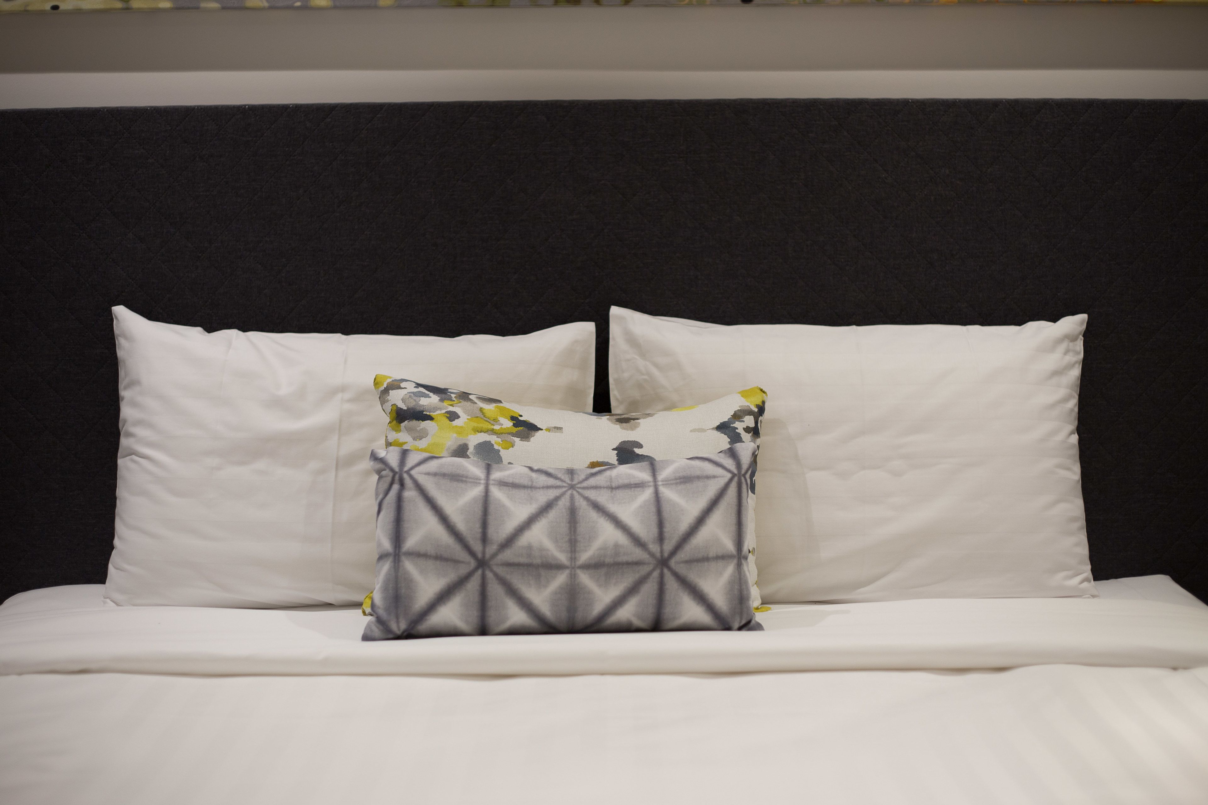 standard room, 1 king bed, non smoking | premium bedding, down duvets, pillow-top beds, desk