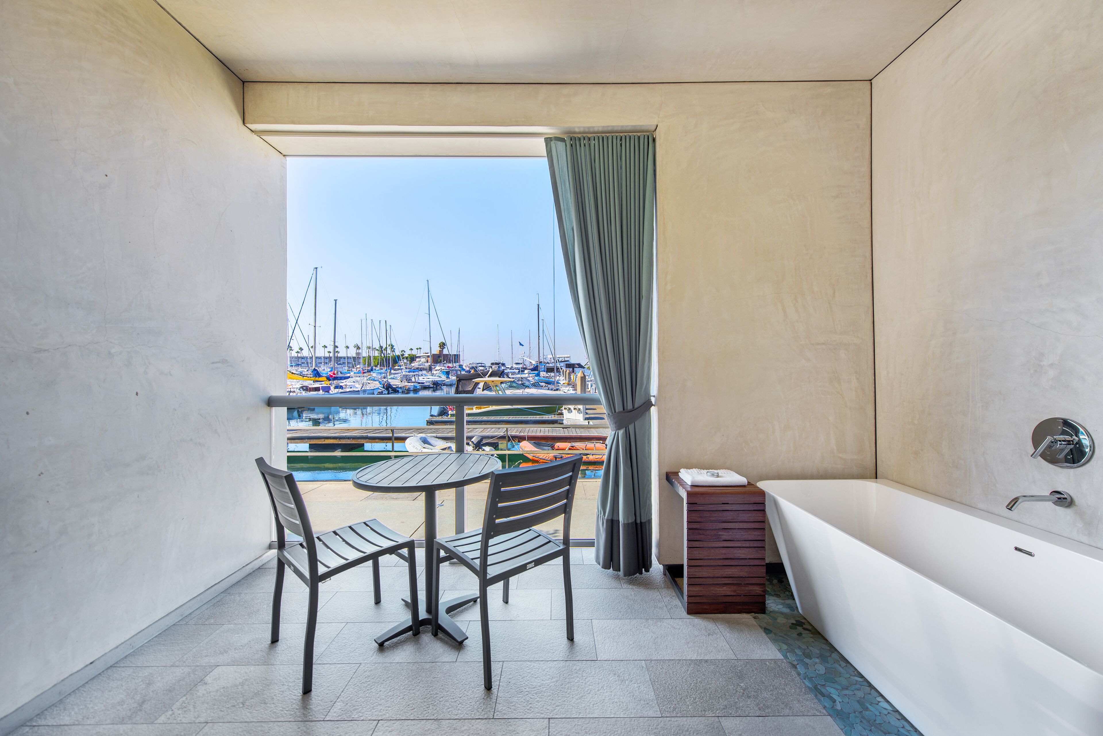 deluxe suite, 1 king bed with sofa bed | balcony