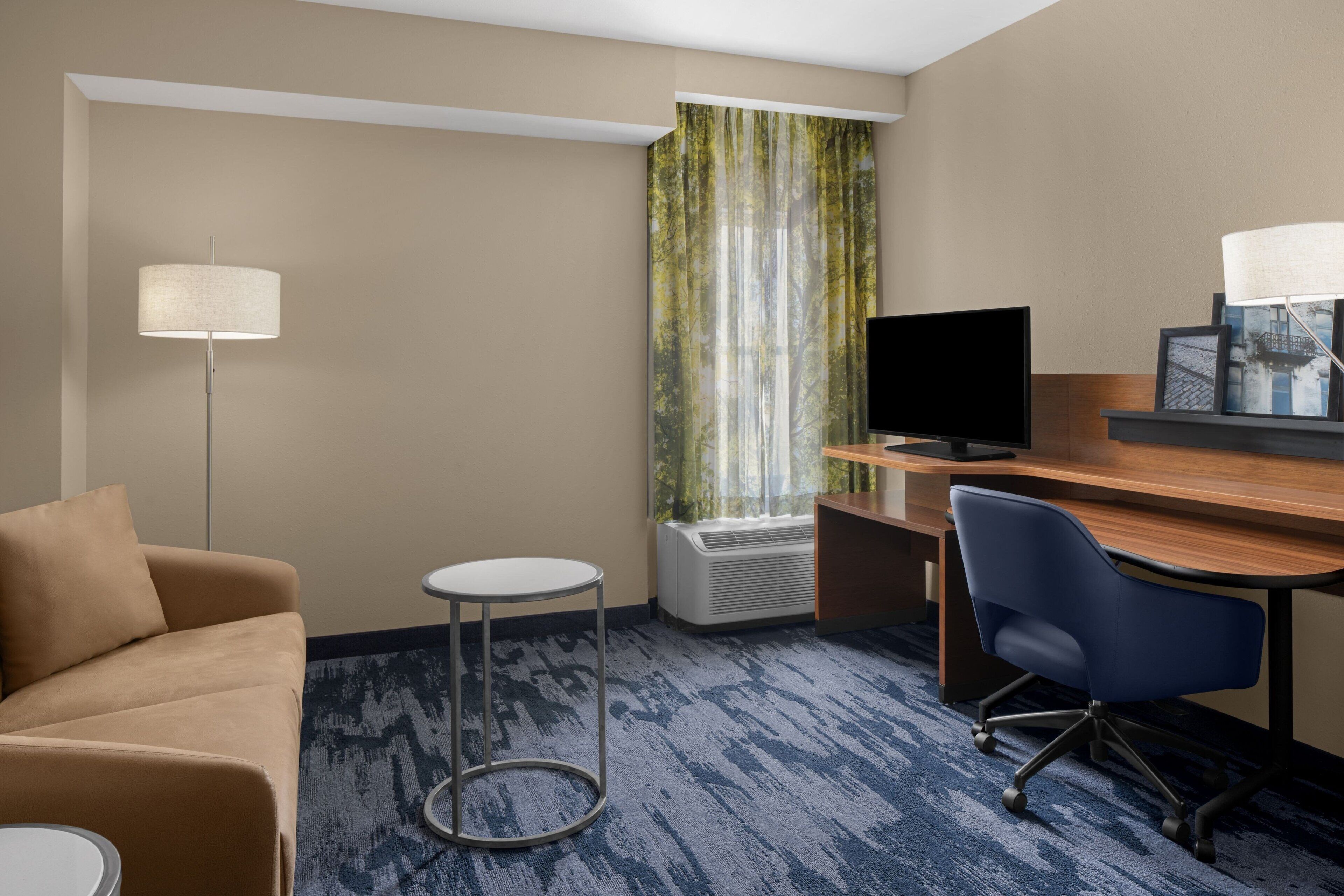 40-inch smart tv with satellite channels, tv, netflix