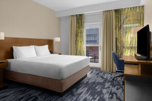 Premium bedding, desk, blackout drapes, soundproofing - Fairfield Inn & Suites Savannah Downtown/Historic District (Savannah)