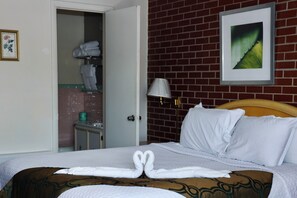 Standard Room, 1 King Bed - Twi-Lite Inn (Front Royal)