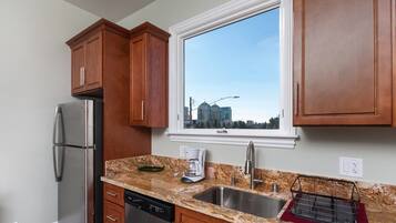 Apartemen Klasik, 1 kamar tidur, dapur | Dapur pribadi | Lemari es, microwave, oven, dan kompor