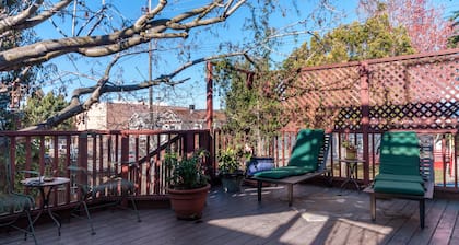 Gorgeous 4 Bedroom Victorian Townhouse
